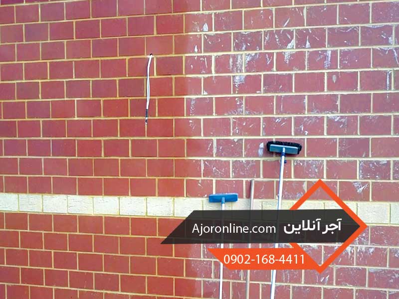 پاک کردن دوغاب از روی آجر به صورت دستی